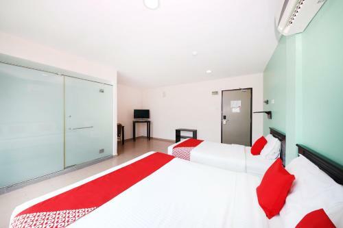Oyo 816 Hotel De Kiara