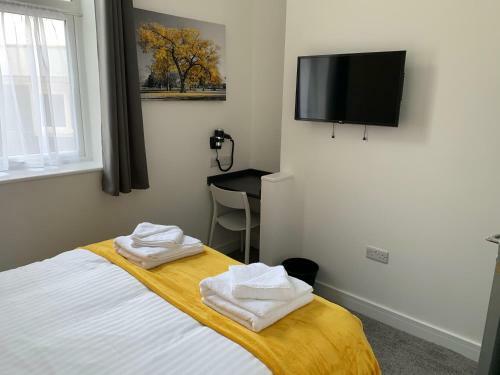 6 Bedroom Apartment