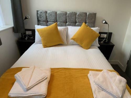 6 Bedroom Apartment