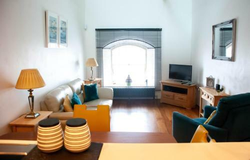 Mills Bakery Apartment At Royal William Yard