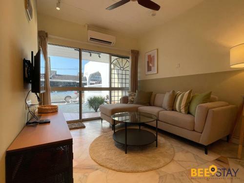 Apartamento Jenjarom 9 Modern Homestay