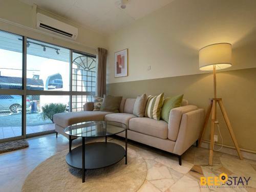 Apartamento Jenjarom 9 Modern Homestay