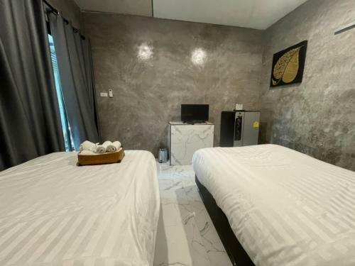 Hotel Long Lake Resort