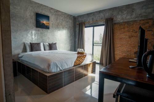 Hotel Long Lake Resort