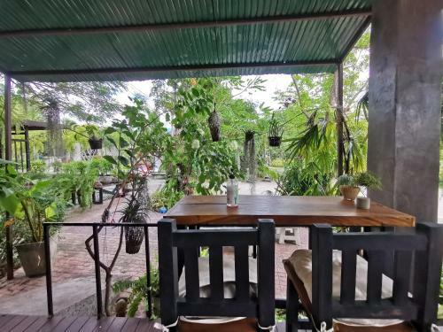 Hotel Long Lake Resort