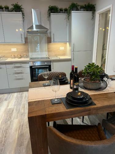 Two Bed Garden Apartment On The Plymouth Hoe