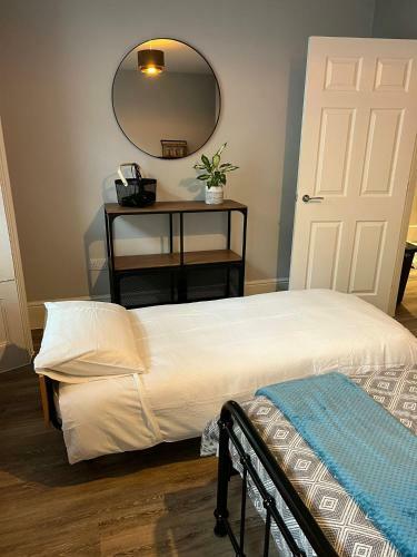 Two Bed Garden Apartment On The Plymouth Hoe