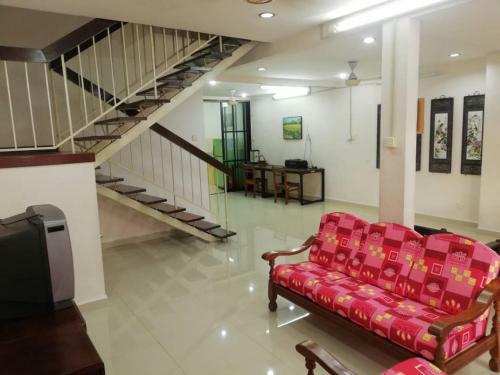 Sweethome For 7 Travellers At Seremban
