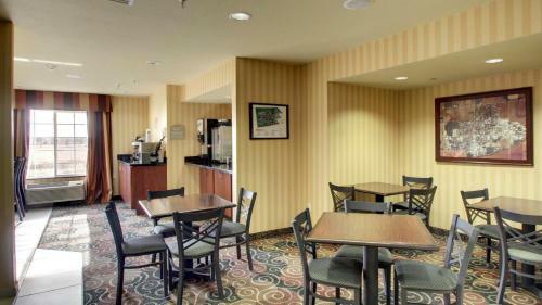 Cobblestone Hotel - Wayne