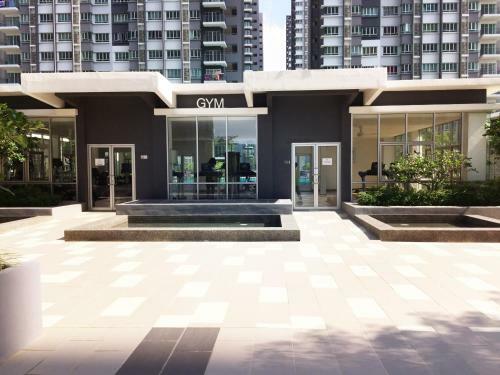 Apartamento Del?s Guesthouse @ Southville Same Level With Pool Fits 8