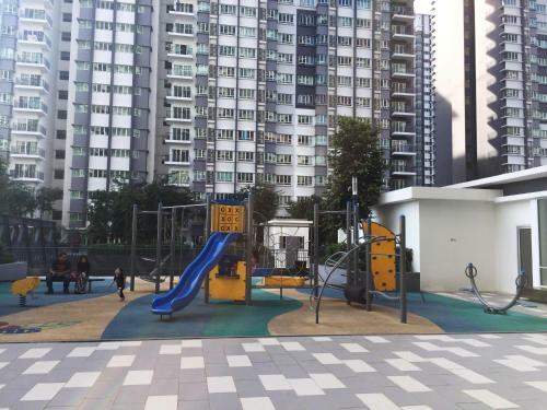 Apartamento Del?s Guesthouse @ Southville Same Level With Pool Fits 8