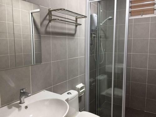Apartamento Del?s Guesthouse @ Southville Same Level With Pool Fits 8