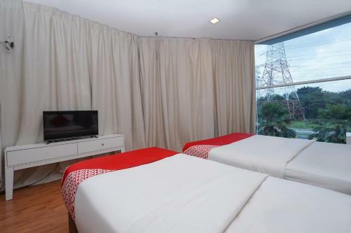 Oyo 90100 Bangi Gateway Hotel