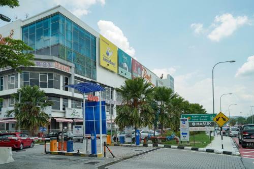 Oyo 90100 Bangi Gateway Hotel