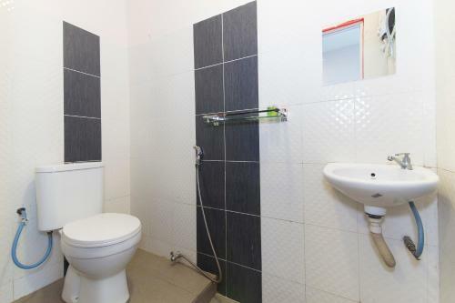 Oyo 439 Night Queen Hotel