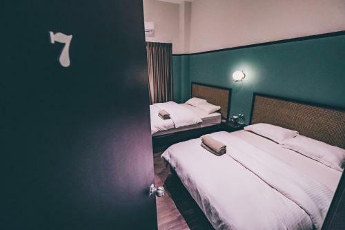Hostal J Residence