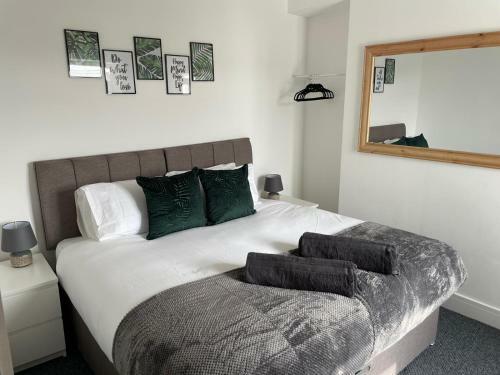 Apartamento Stop At Pendarvis, Stone Throw From Beach!