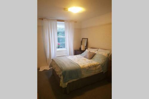 Porthmadog Harbour Town - High Street Apartment.