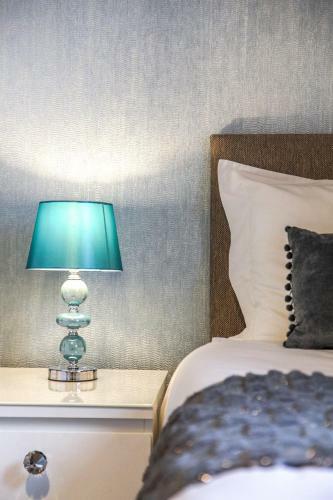 Poole House For 6 Parking, 3mins From Waterfront