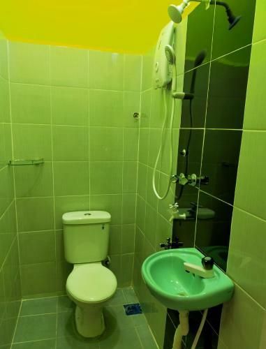 Hostal Anjung Ara Suites And Roomstays