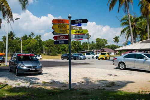 Hostal Beachland Guesthouse
