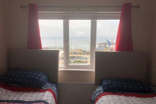 Beautiful Sea View, Entire 2 Bed Apartment, Portrush Centre