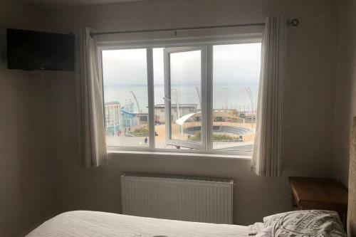 Beautiful Sea View, Entire 2 Bed Apartment, Portrush Centre