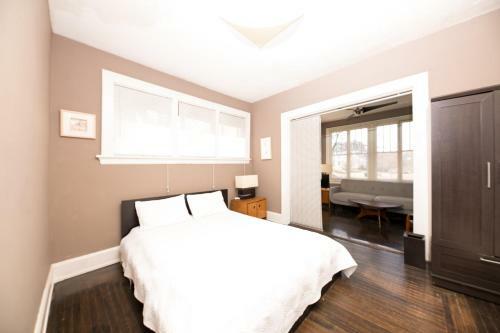 Hopkins Park Bed And Breakfast