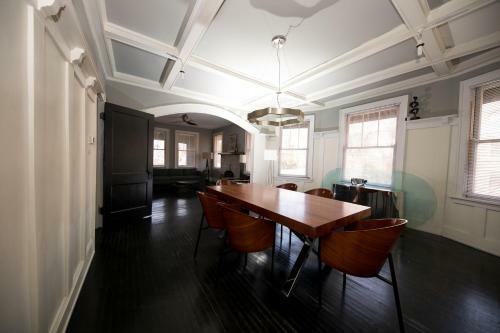 Hopkins Park Bed And Breakfast