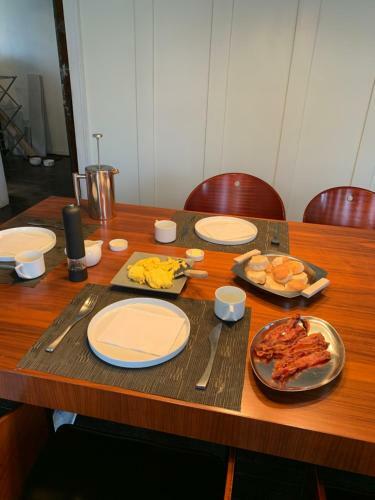 Hopkins Park Bed And Breakfast