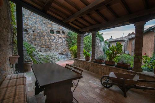 Hotel Castello Di Proceno Albergo Diffuso In Dimora D'epoca