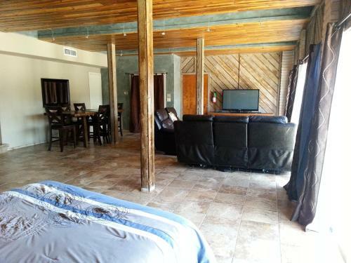 Lodge At Turkey Cove