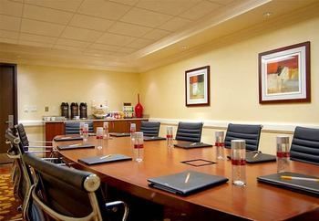 Hotel Courtyard Chevy Chase By Marriott