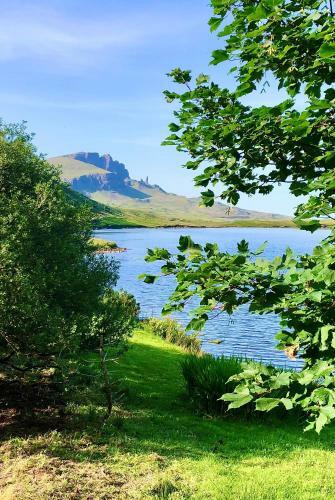 The Lodge In The Loch