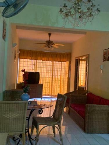Apartamento Penginapan Berhadapan Laut