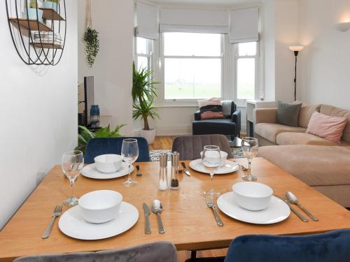 Pass The Keys Amazing Views 2 Bed Central Apartment