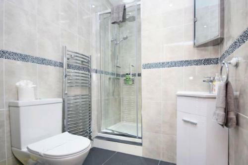 Apartamento Spacious 3 Bedroom Beachfront Property With Amazing Sea Views!