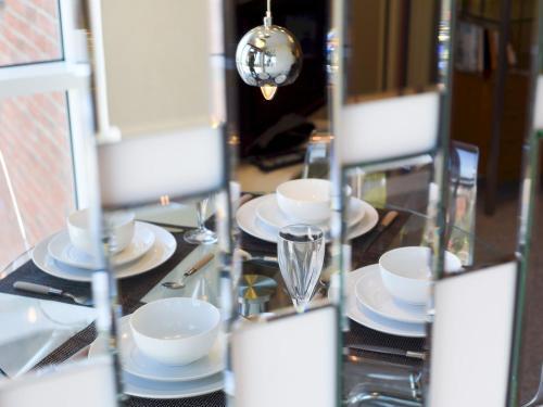 Pass The Keys 2bed Central Apartment In Gunwharf Sleeps 4