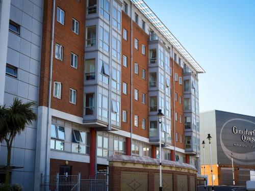 Pass The Keys 2bed Central Apartment In Gunwharf Sleeps 4
