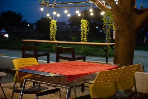 Amaz Bed & Breakfast X Cafe X Boardgame