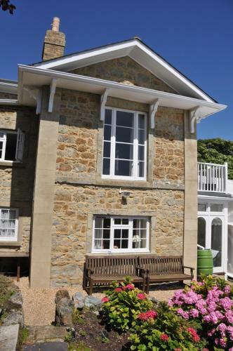 Ventnor Victorian Villa With Enviable Sea Views