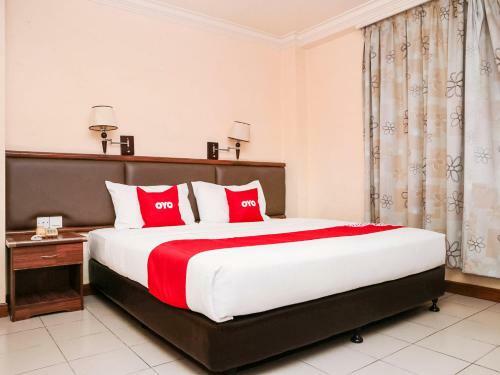 Oyo 90104 Lady Anne Hotel
