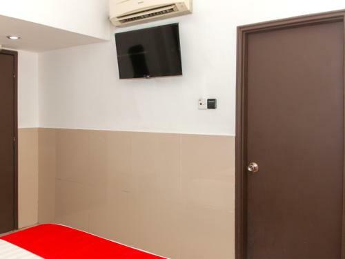 Oyo 89851 Leila Hotel