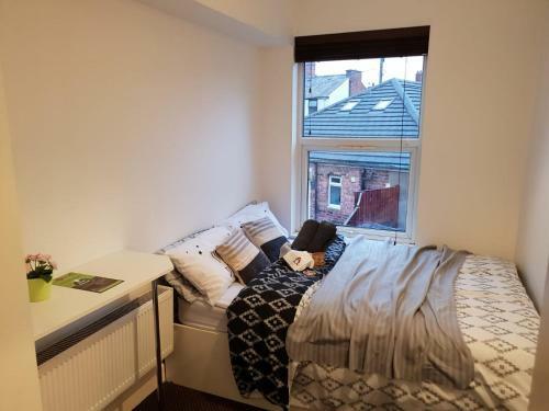 Hostal Preston Stocks Road Serviced House