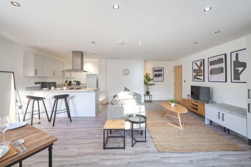 A Stylish Apartment With Parking In Preston