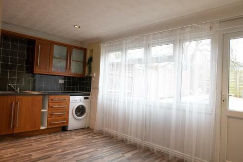Hostal New Roomy Rooms In Reading 3