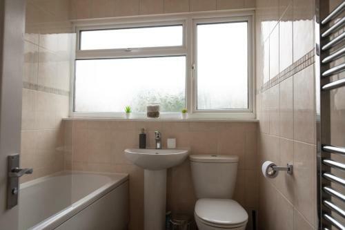 Hostal New Roomy Rooms In Reading 3