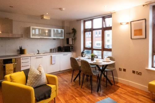 2 Bedroom Apartment In Reading Centre With Parking