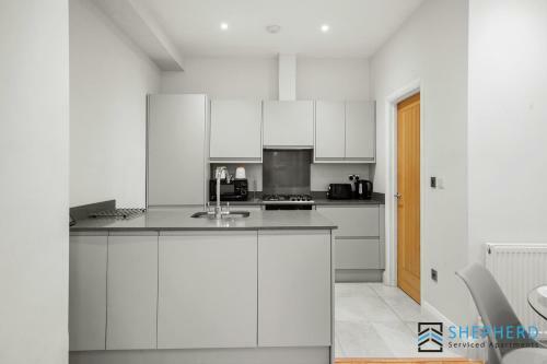 Shepherd Serviced Apartments - London Road