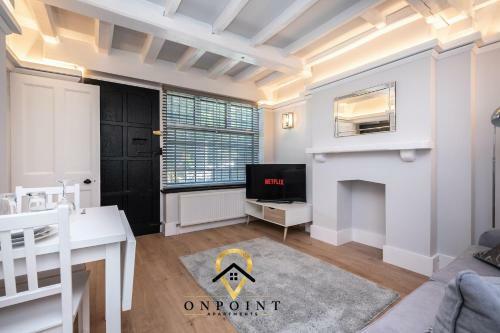 Onpoint -fresh Apartments With Parking!